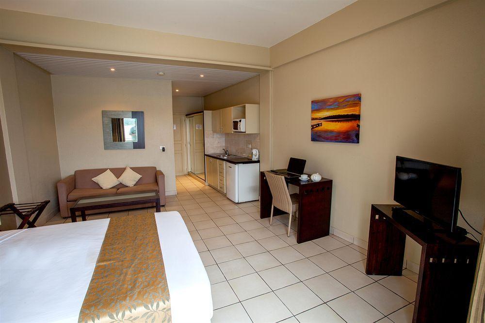 Chantillys On The Bay Port Vila Exterior photo