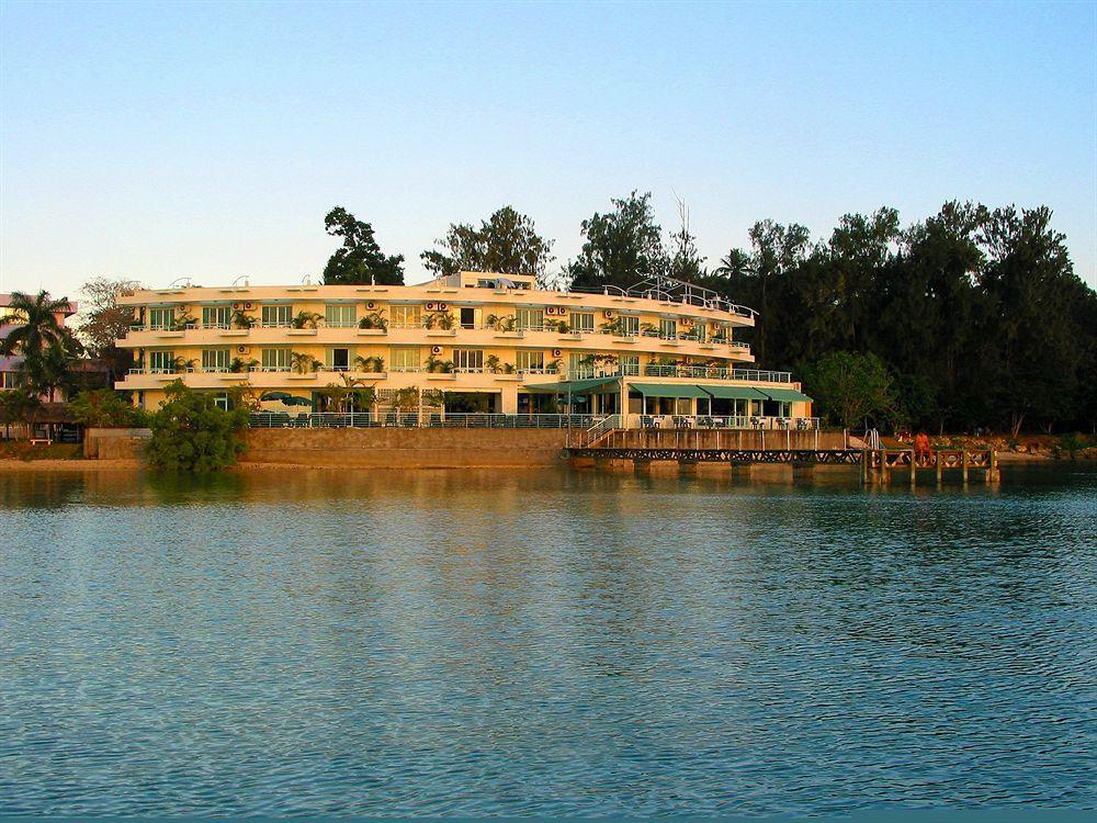 Chantillys On The Bay Port Vila Exterior photo